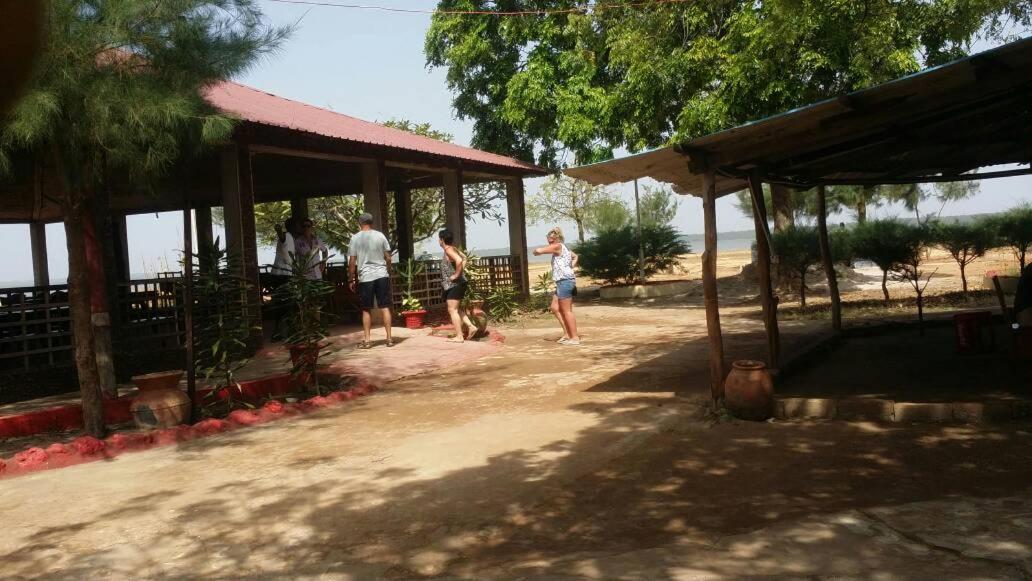 Tendaba Camp Hotel Kültér fotó